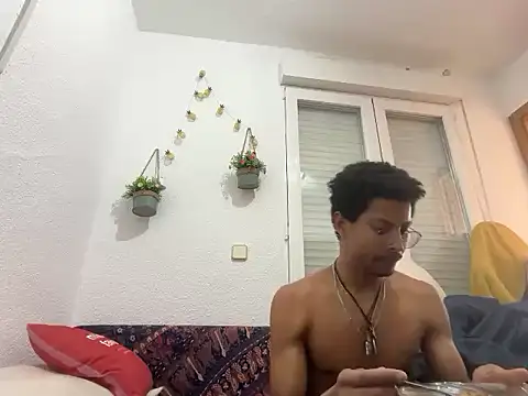 Albert Madrid online show from 03/19/26, 05:35