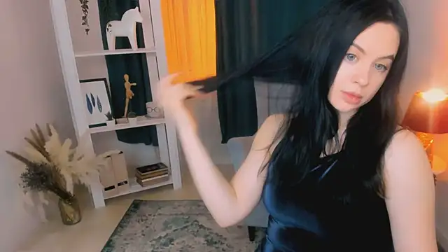 AriaThorn online show from 11/23/25, 03:33