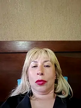 Snapshot of SelinaLovqx chatting on 07/06/26, 03:03 SelinaLovqx online show from 07/06/26, 03:03