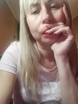 SelinaLovqx online show from 12/21/25, 11:38