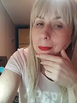 SelinaLovqx online show from 12/18/25, 07:40