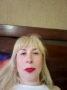Snapshot of SelinaLovqx chatting on 06/18/26, 05:06 SelinaLovqx online show from 06/18/26, 05:06