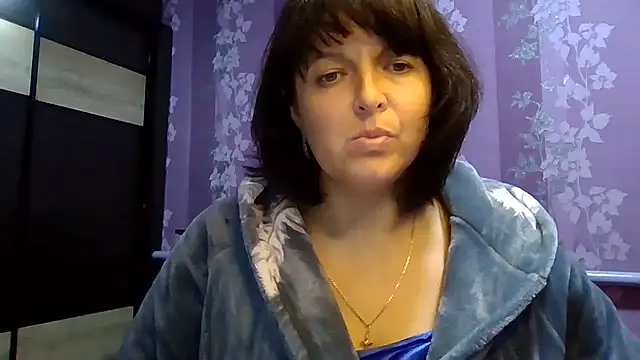 Snapshot of CountessLuna chatting on 10/27/25, 12:39 CountessLuna online show from 10/27/25, 12:39