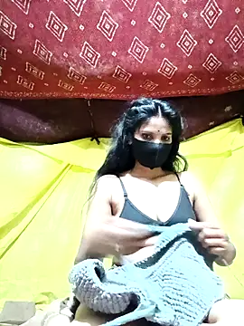 Snapshot of Shreya-750 chatting on 04/14/26, 05:51 Shreya-750 online show from 04/14/26, 05:51