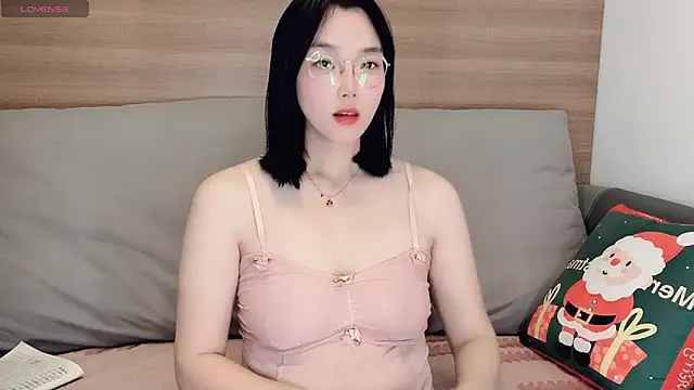 Snapshot of upoo7lt chatting on 01/14/26, 04:27 upoo7lt online show from 01/14/26, 04:27