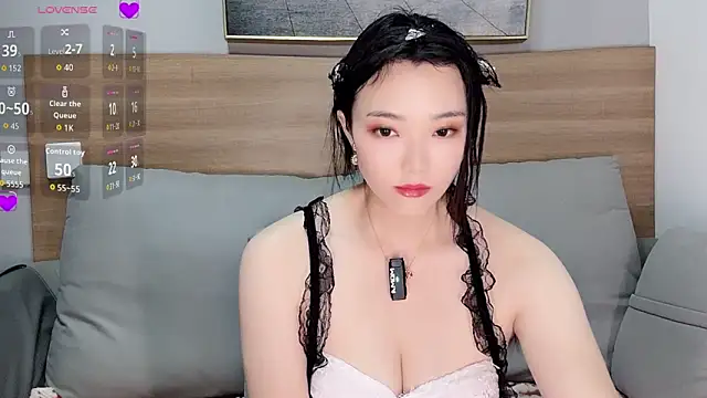 Snapshot of upoo7lt chatting on 11/14/25, 01:48 upoo7lt online show from 11/14/25, 01:48