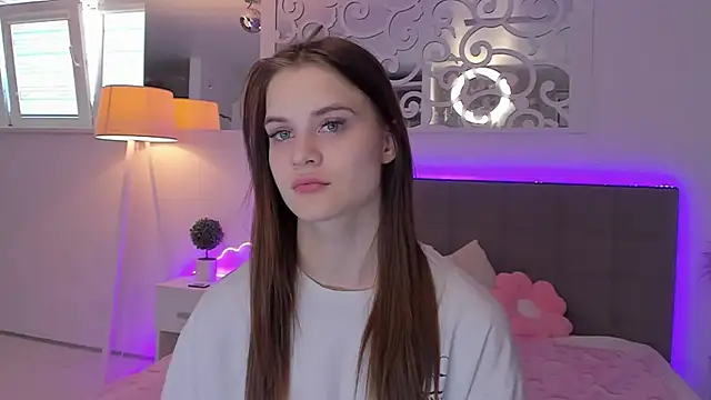 LuisaClover online show from 04/05/26, 12:23