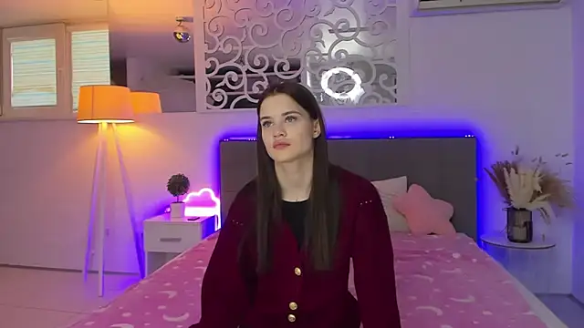 LuisaClover online show from 01/15/26, 01:14