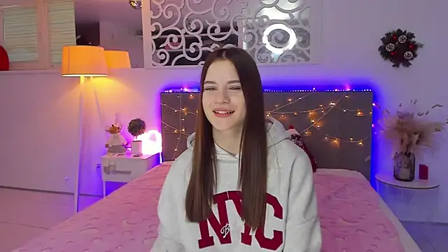 LuisaClover online show from 12/21/25, 01:13