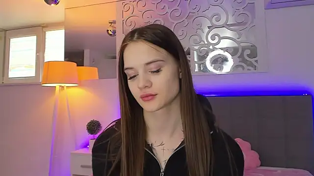 LuisaClover online show from 03/08/26, 01:25