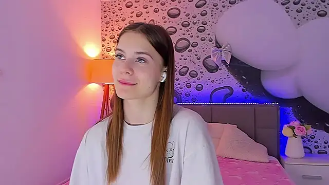 LuisaClover online show from 05/31/26, 12:44