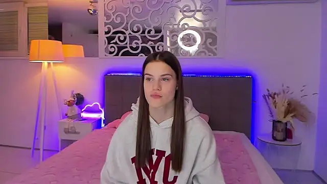 LuisaClover online show from 01/05/26, 05:38