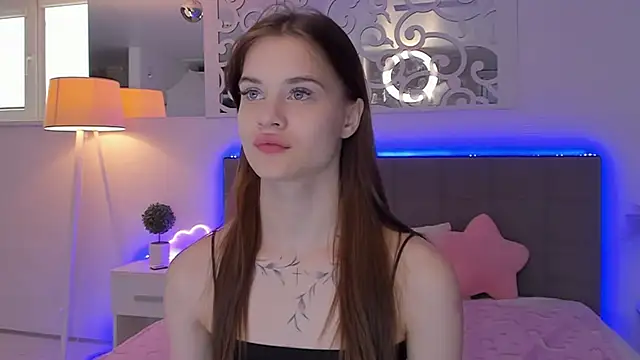 LuisaClover online show from 04/07/26, 12:07