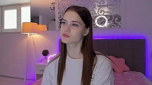 LuisaClover online show from 03/31/26, 12:07