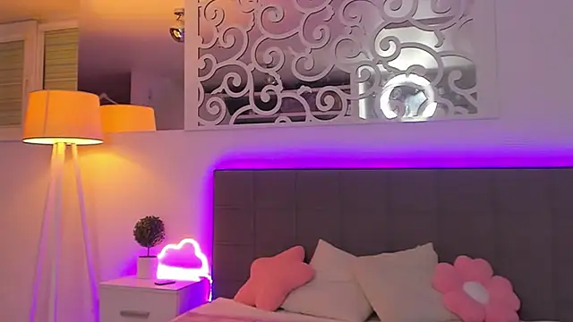 LuisaClover online show from 02/23/26, 01:51