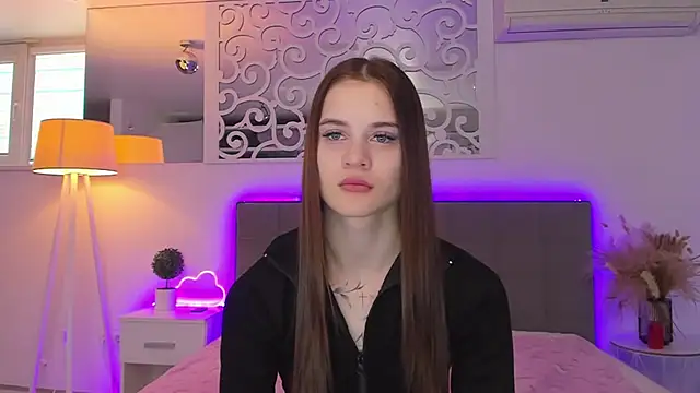 LuisaClover online show from 02/21/26, 01:35