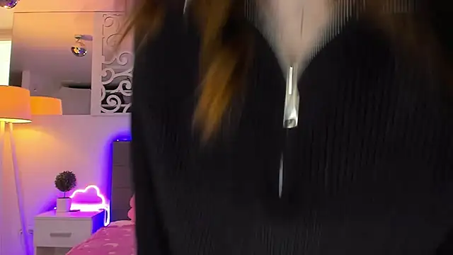 LuisaClover online show from 02/19/26, 01:19