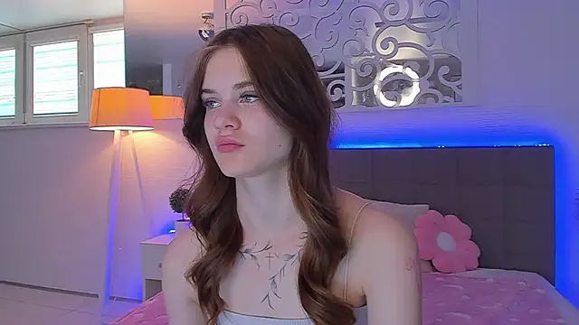 LuisaClover online show from 05/22/26, 12:25