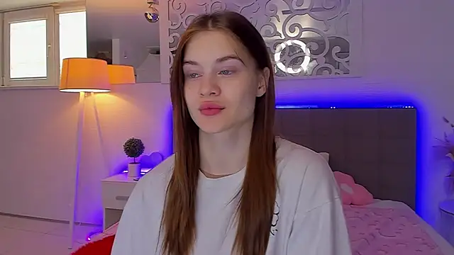 LuisaClover online show from 04/21/26, 12:23
