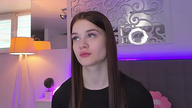 LuisaClover online show from 03/07/26, 01:38