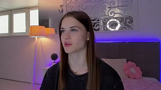 LuisaClover online show from 05/11/26, 12:17