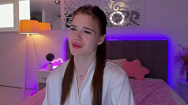 LuisaClover online show from 04/28/26, 12:31