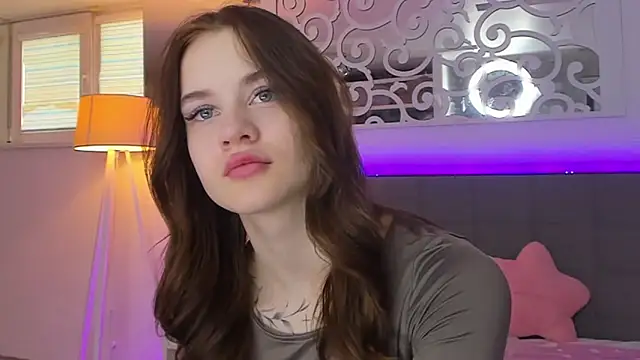 LuisaClover online show from 03/03/26, 01:29