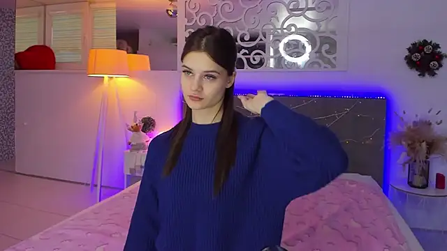 LuisaClover online show from 12/16/25, 01:15