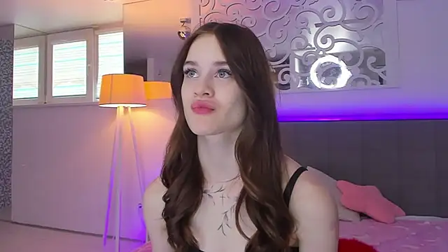 LuisaClover online show from 02/28/26, 01:22