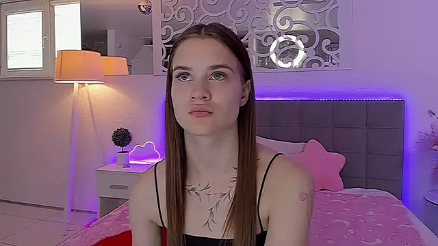 LuisaClover online show from 05/29/26, 12:22