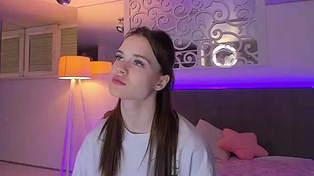 LuisaClover online show from 03/01/26, 07:58