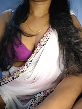 Snapshot of Ezabelljohn chatting on 05/15/26, 11:30 Ezabelljohn online show from 05/15/26, 11:30