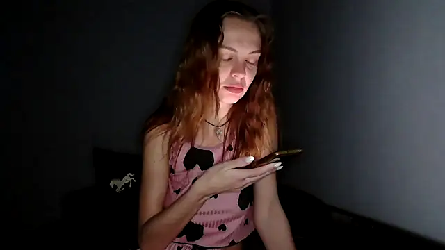 Snapshot of kriss5344 chatting on 10/24/25, 07:35 kriss5344 online show from 10/24/25, 07:35