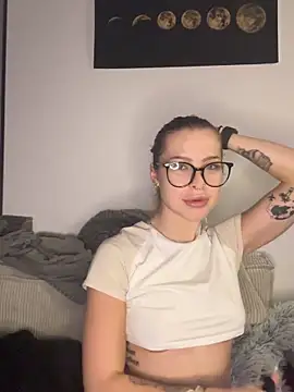 AlyssaSchwarz online show from 12/01/25, 05:47