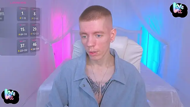 Snapshot of Cristian__Dior chatting on 11/22/25, 05:56 Cristian Dior online show from 11/22/25, 05:56