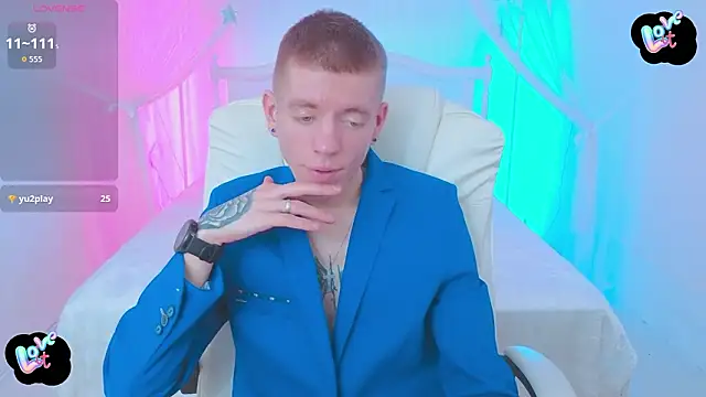 Snapshot of Cristian__Dior chatting on 02/07/26, 10:07 Cristian Dior online show from 02/07/26, 10:07