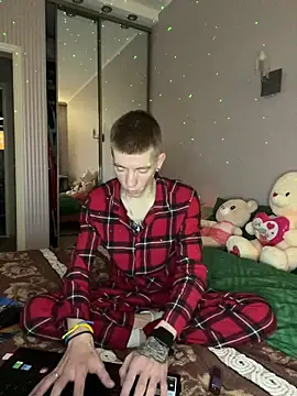 Snapshot of Cristian__Dior chatting on 02/07/26, 10:01 Cristian Dior online show from 02/07/26, 10:01