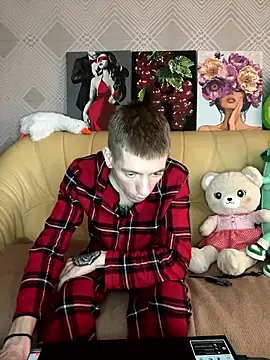 Snapshot of Cristian__Dior chatting on 01/11/26, 11:28 Cristian Dior online show from 01/11/26, 11:28