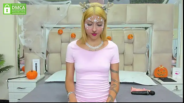 Snapshot of daniiela_beteche777 chatting on 10/31/25, 08:27 daniiela beteche777 online show from 10/31/25, 08:27