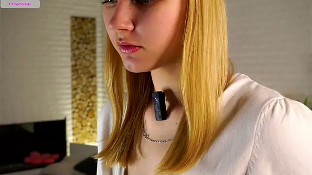 ElissaGlod online show from 11/30/25, 12:06