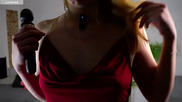 ElissaGlod online show from 11/25/25, 12:38