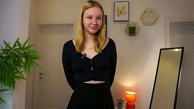 ElissaGlod online show from 10/28/25, 11:42