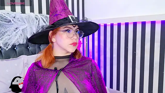 Snapshot of sussiestrawberry chatting on 10/31/25, 10:23 sussiestrawberry online show from 10/31/25, 10:23