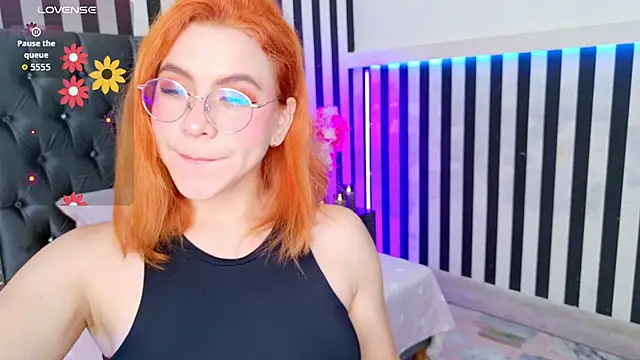 Snapshot of sussiestrawberry chatting on 10/30/25, 10:13 sussiestrawberry online show from 10/30/25, 10:13