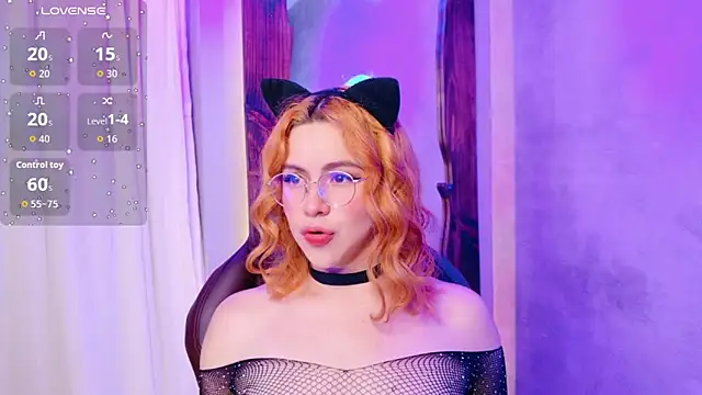 Snapshot of sussiestrawberry chatting on 11/29/25, 05:29 sussiestrawberry online show from 11/29/25, 05:29