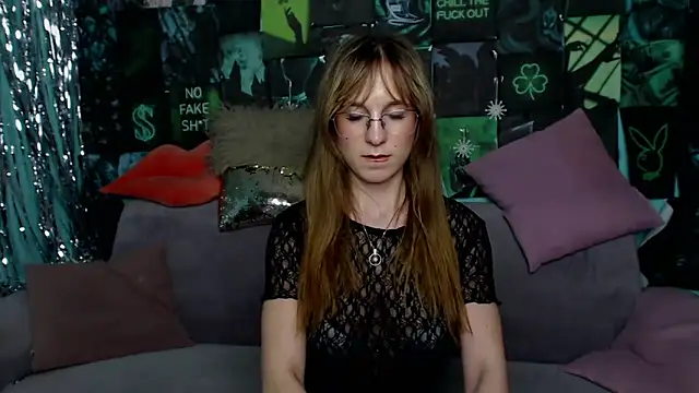 AlishaKellyi online show from 04/04/26, 04:46