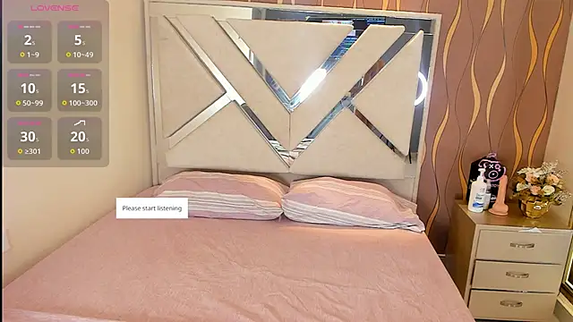 iam nicolle online show from 11/06/25, 12:53