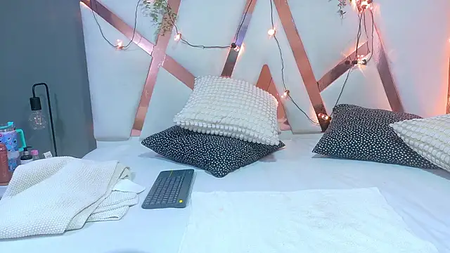 SeleneGibson   online show from 02/03/26, 07:52