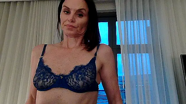 sadiekae1 online show from 04/01/26, 10:50