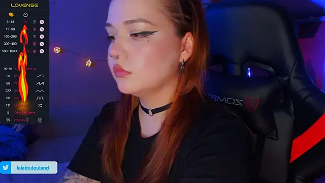 Snapshot of catchmybreath_ chatting on 10/26/25, 01:44 catchmybreath  online show from 10/26/25, 01:44